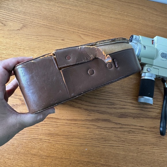 Vintage Minolta Zoom 8 Millimeter Movie Camera Used Leather Case Untested - Picture 8 of 16